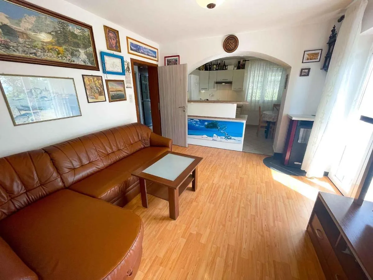 Apartment In Jadranovo 42258