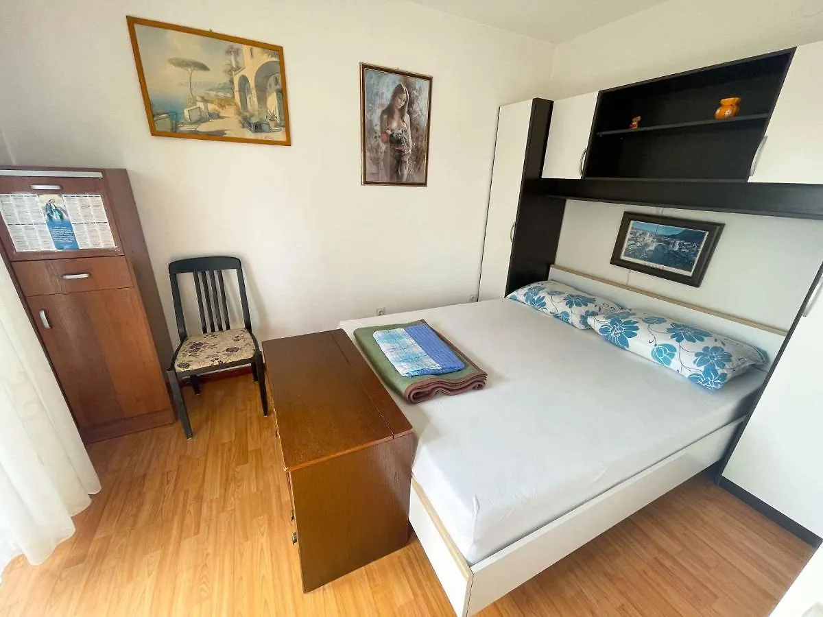 Apartment In Jadranovo 42258 Croatia