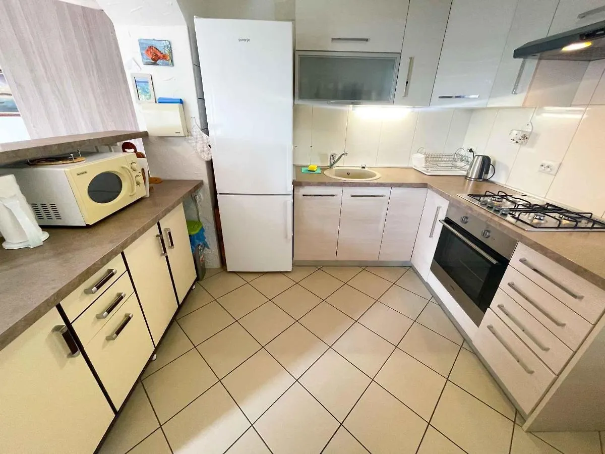 Apartment In Jadranovo 42258
