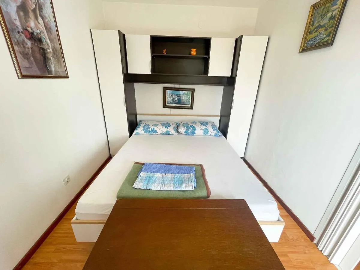 Apartment In Jadranovo 42258