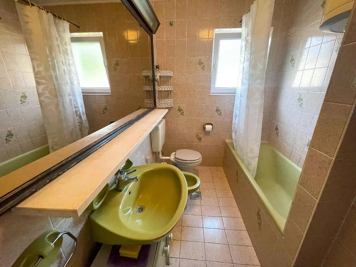 Apartment In Jadranovo 42258