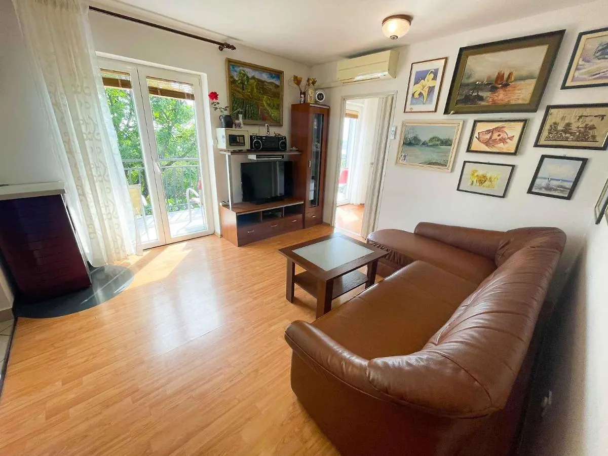 Apartment In Jadranovo 42258 Kroatien