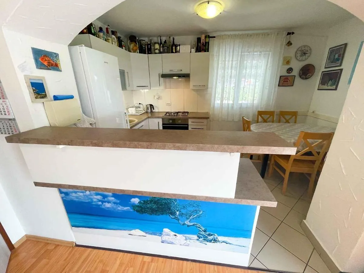 Apartment In Jadranovo 42258 Kroatien